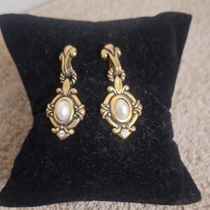 Vintage Avon Gold and Pearl Earrings